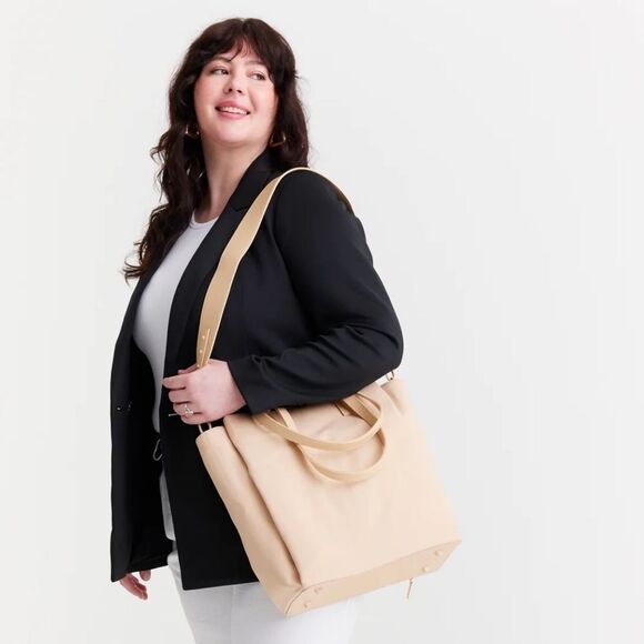 BEIS TRAVEL The Commuter Tote
in Beige NWT in packaging - Picture 2 of 9